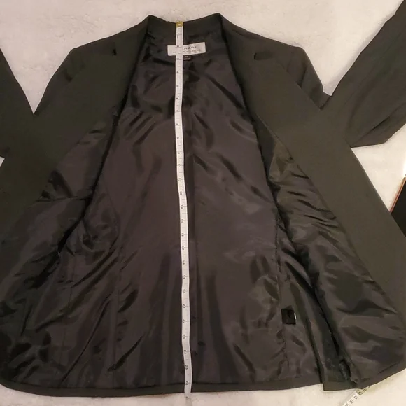 Tahari Pantsuit (does not include necklace) - Picture 15 of 16